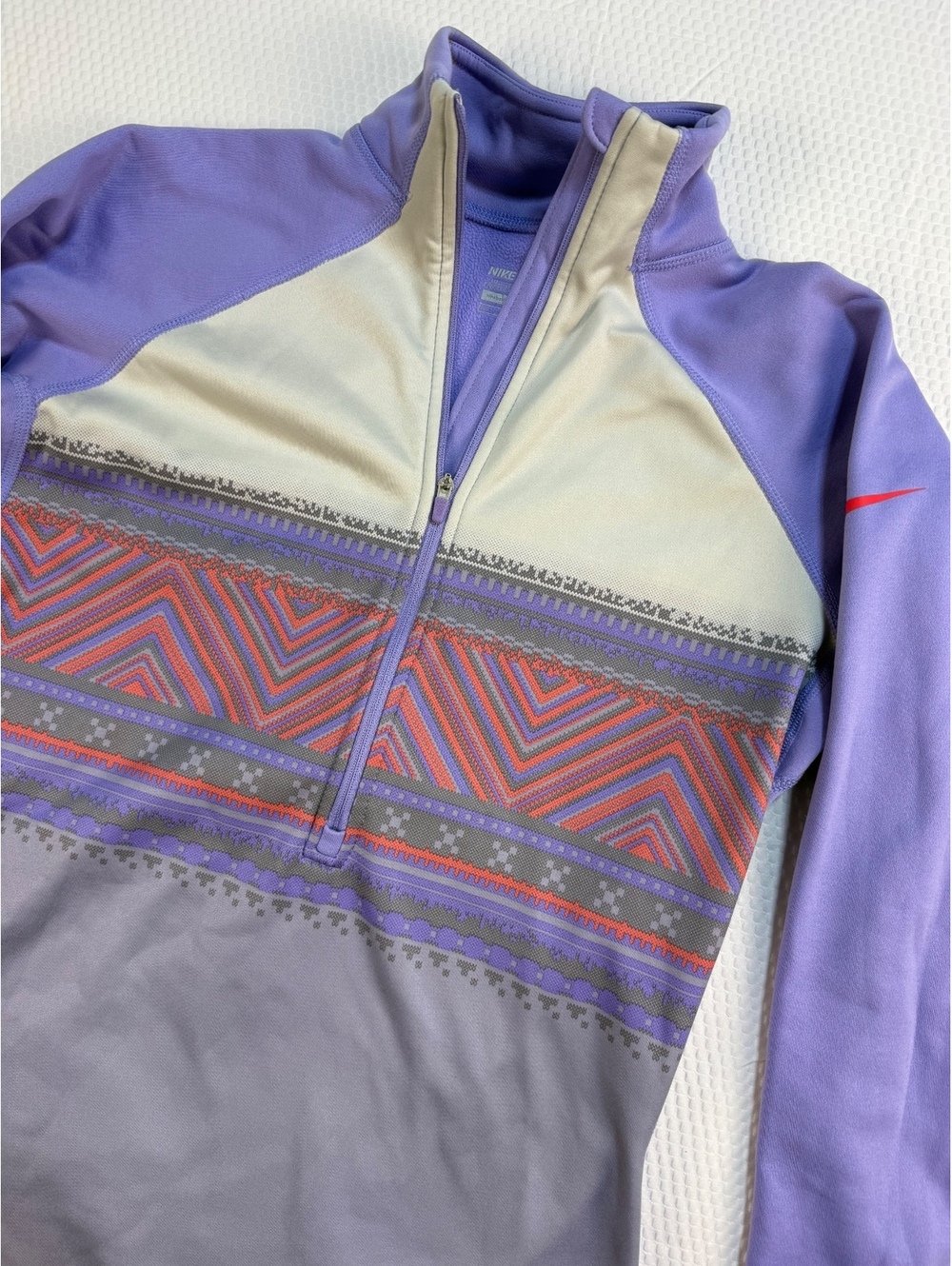 Nike Pro Girls M Therma-FIT Geometric 1/4 Zip Pullover Gorpcore Purple